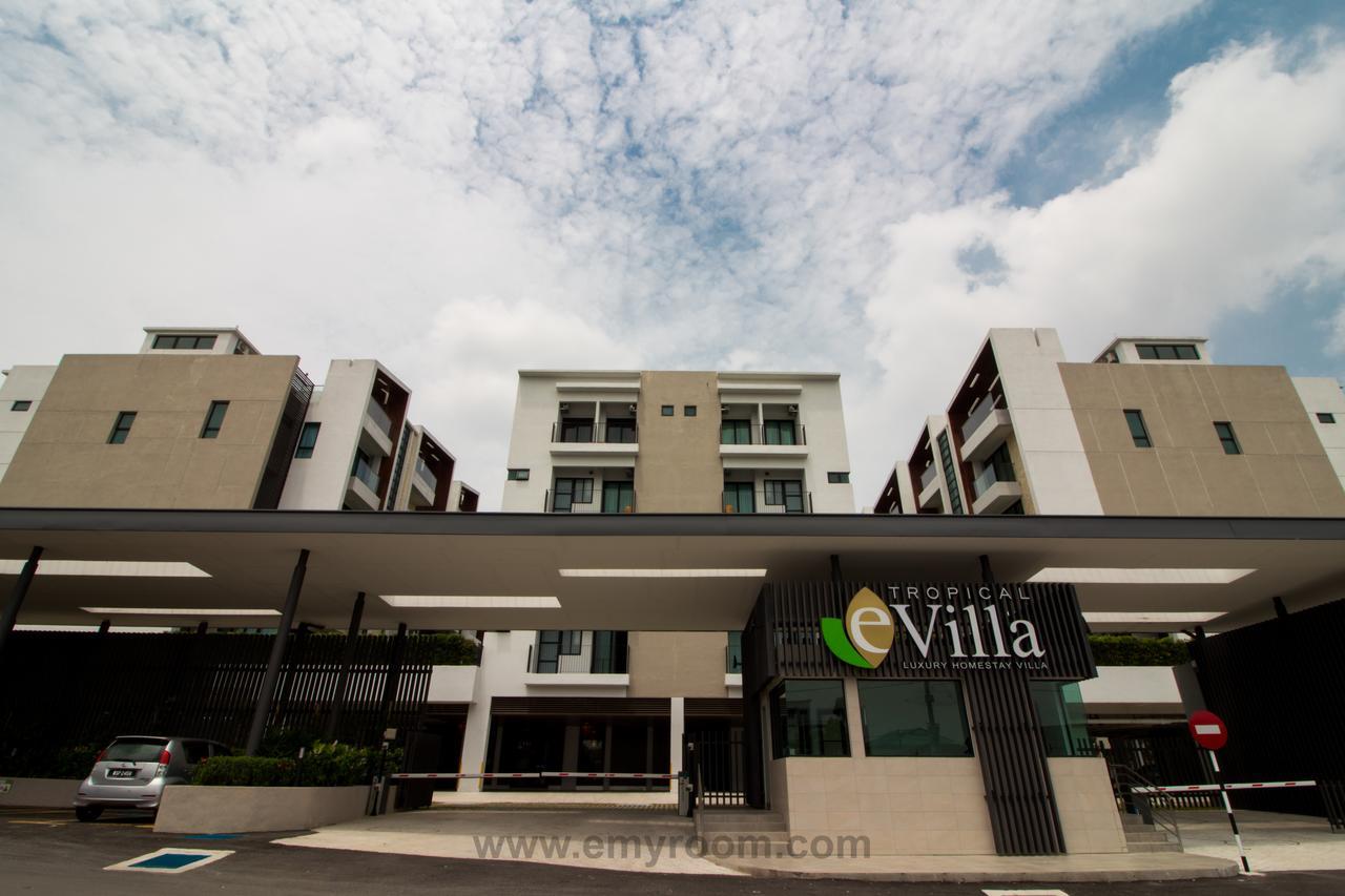 Tropical Villa Service Suite By Nn Seri Kembangan Exterior photo